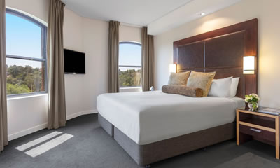 Amora Hotel Riverwalk - Accommodation - Melbourne